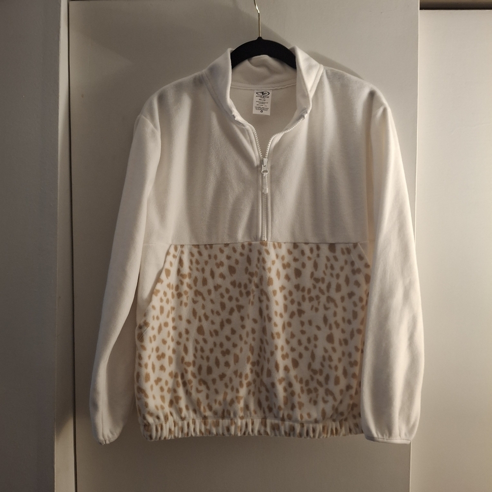 Athletic Works Women's White With Animal Print Pullover